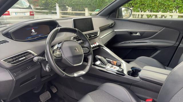 Peugeot 3008 image 2