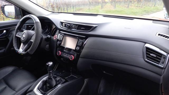 Nissan X-Trail image 2