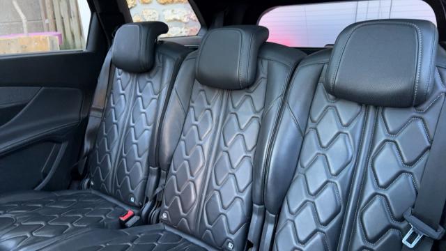 Peugeot 5008 image 2