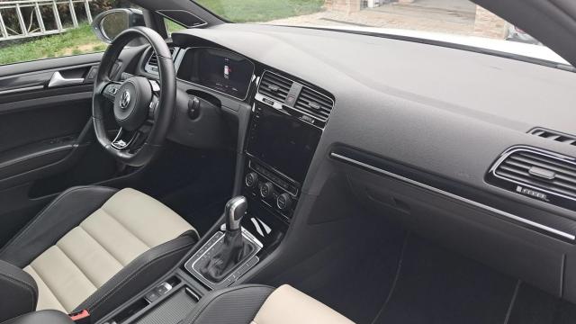 Volkswagen Golf image 8