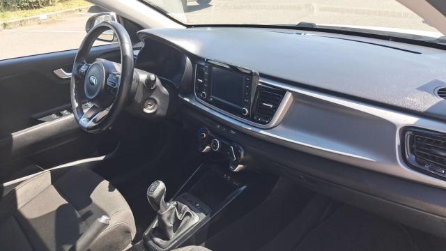 Kia Rio image 7