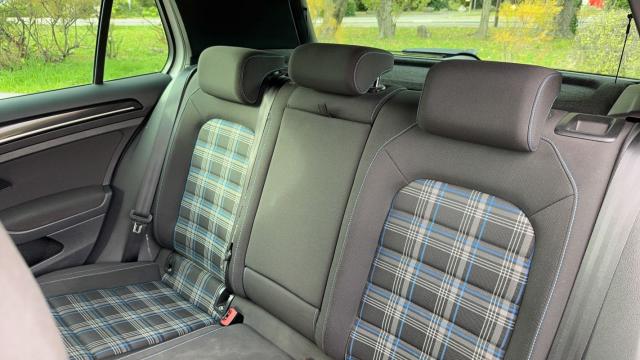 Volkswagen Golf image 9