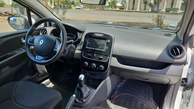Renault Clio image 8