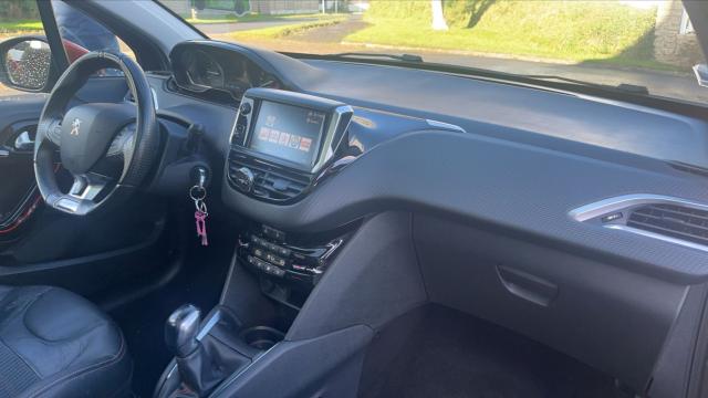 Peugeot 208 image 3