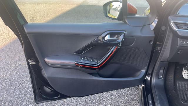 Peugeot 208 image 5