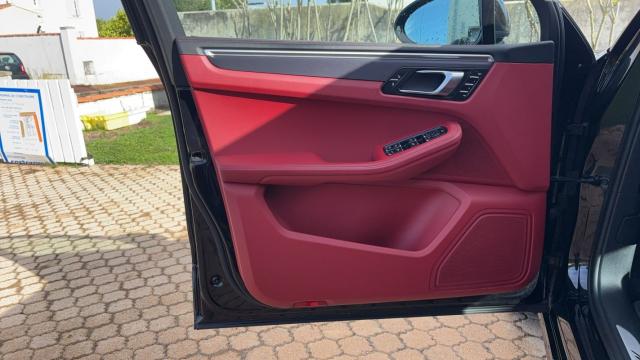 Porsche Macan image 1