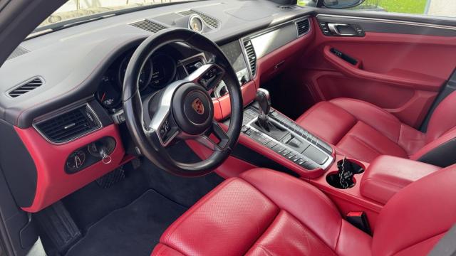 Porsche Macan image 8
