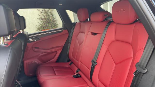 Porsche Macan image 2