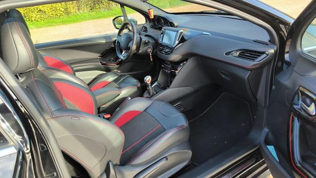 Peugeot 208 image 3