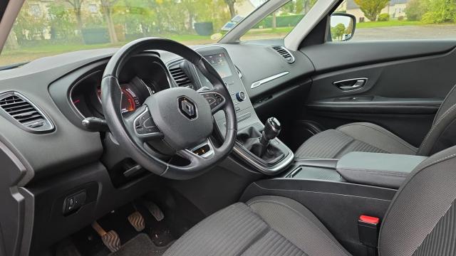 Renault Scénic image 2