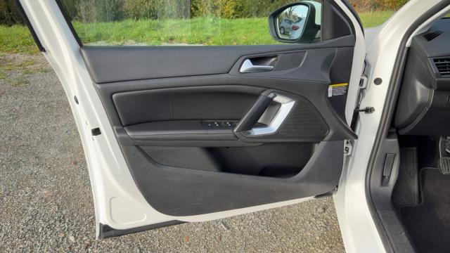 Peugeot 308 image 3