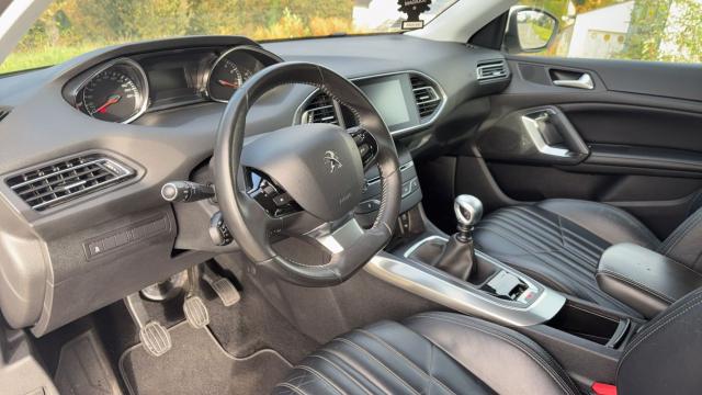 Peugeot 308 image 9