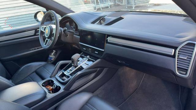 Porsche Cayenne Coupé image 2