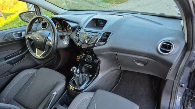 Ford Fiesta image 2