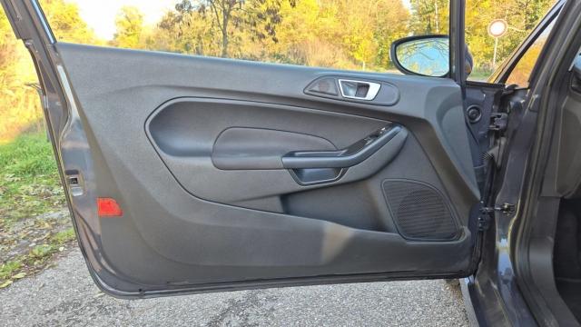 Ford Fiesta image 8