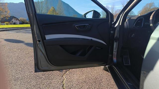 Seat Leon image 3