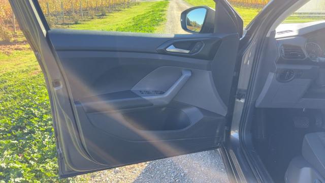 Volkswagen T-Cross image 2