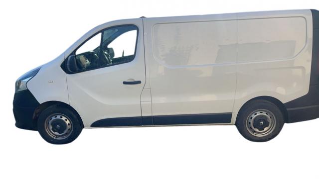 Renault Trafic image 2