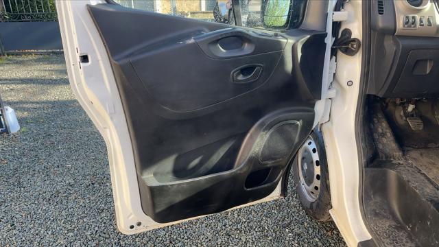 Renault Trafic image 9