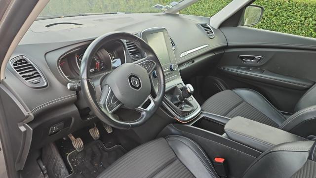 Renault Scénic image 2