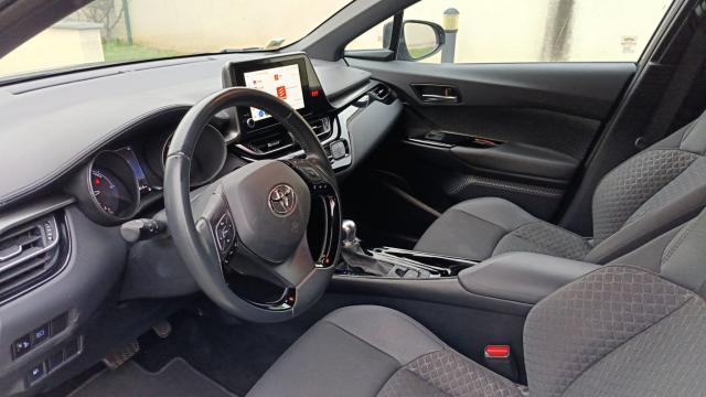 Toyota C-Hr image 9