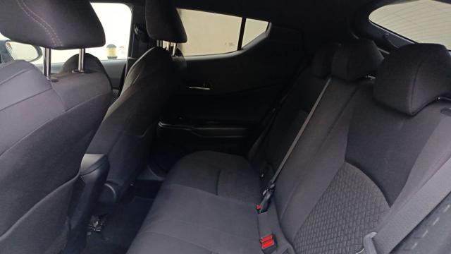 Toyota C-Hr image 7