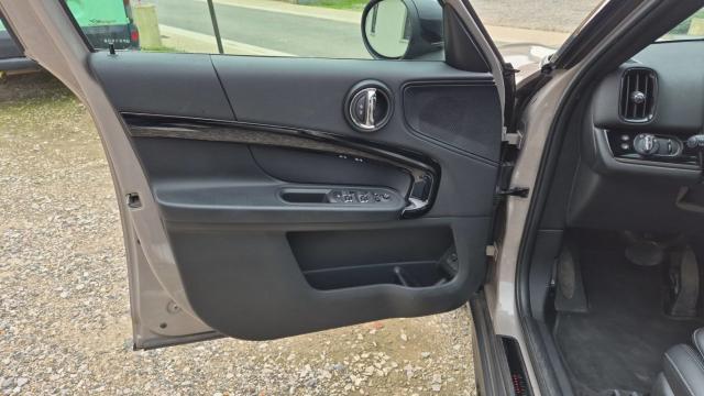 Mini Countryman image 9