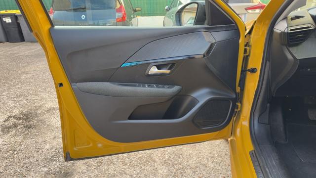 Peugeot 208 image 5