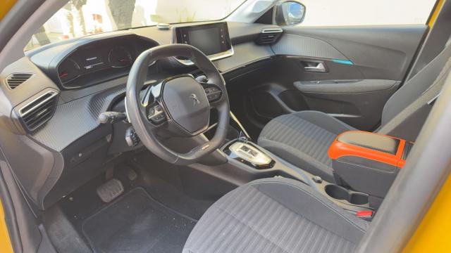 Peugeot 208 image 8