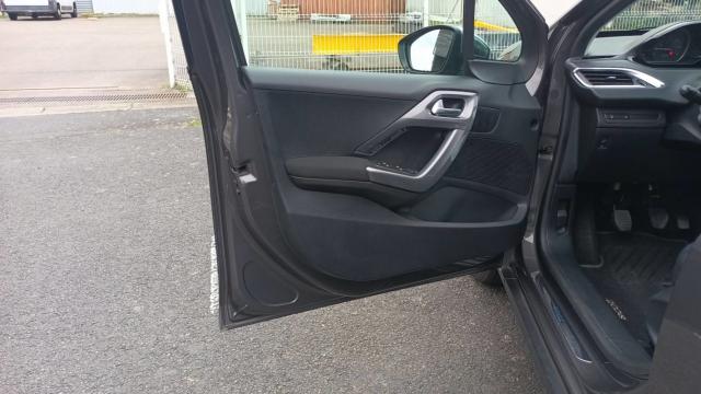 Peugeot 2008 image 6