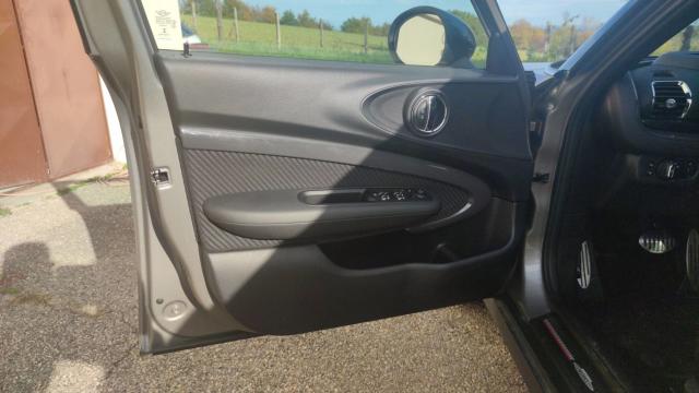 Mini Clubman image 5