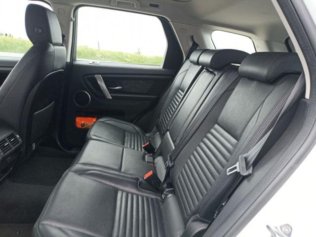 Land Rover Discovery Sport image 1