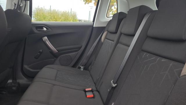 Peugeot 2008 image 3