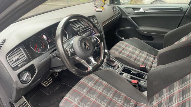 Volkswagen Golf image 8