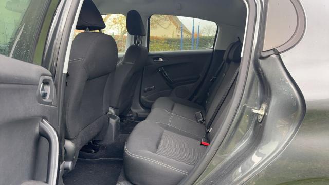 Peugeot 208 image 1