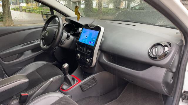 Renault Clio Estate image 9