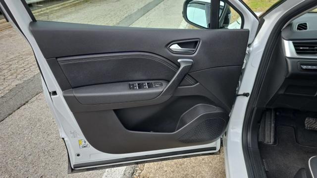 Renault Captur image 8