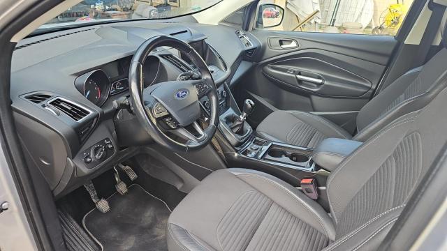 Ford Kuga image 6