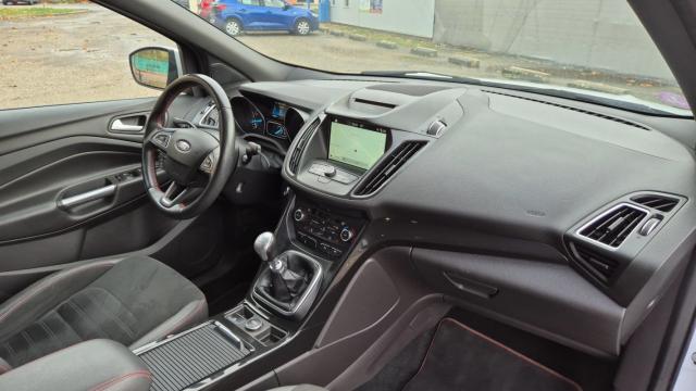 Ford Kuga image 7
