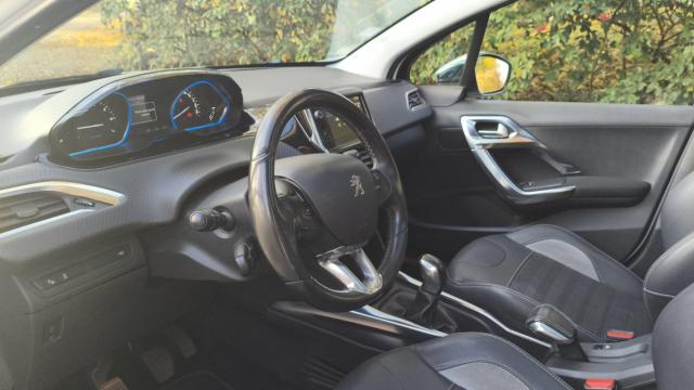 Peugeot 2008 image 1