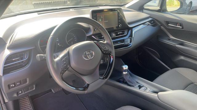Toyota C-Hr image 6