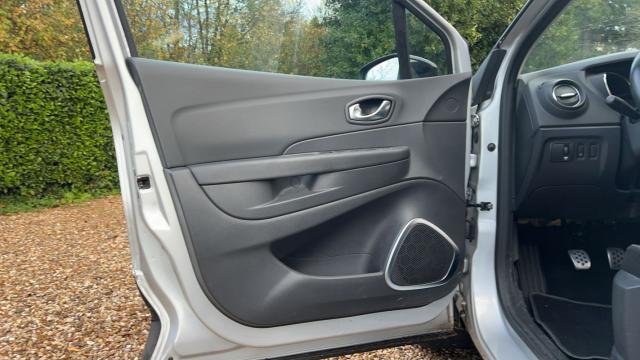 Renault Captur image 1