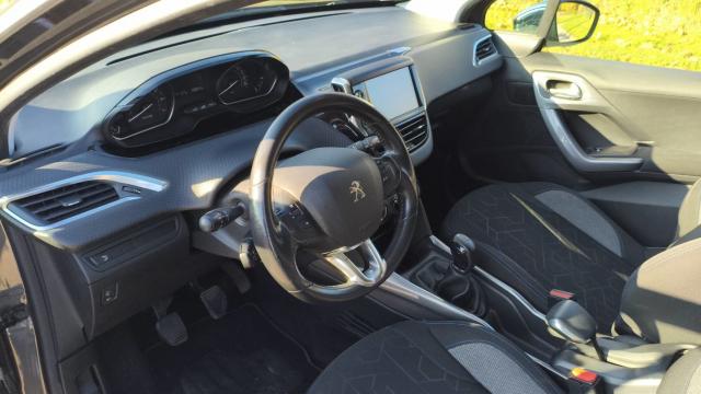 Peugeot 2008 image 3