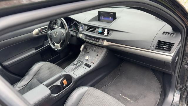 Lexus Ct 200h image 7