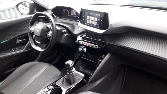 Peugeot 2008 image 3