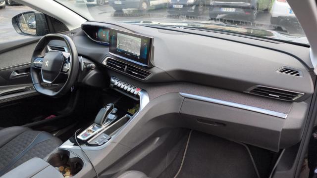 Peugeot 3008 image 2