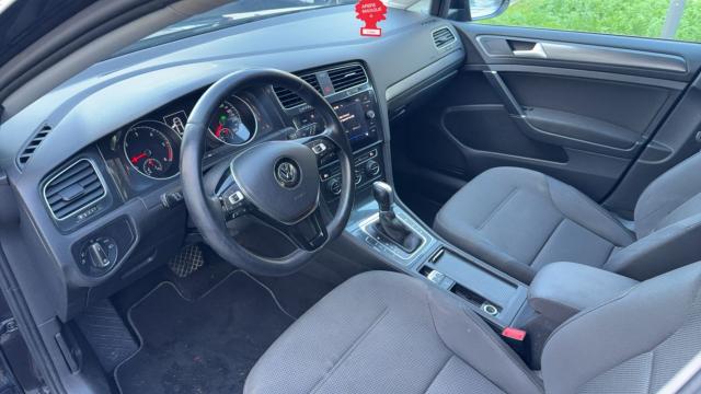 Volkswagen Golf image 6