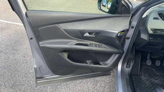 Peugeot 3008 image 1