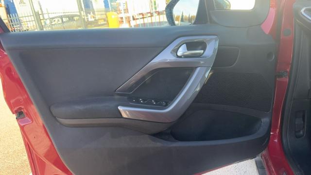 Peugeot 2008 image 6