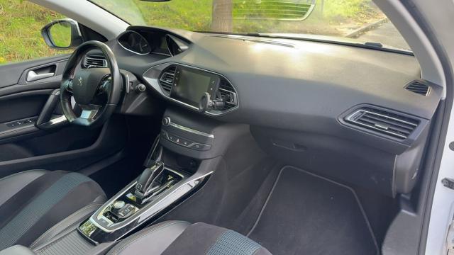 Peugeot 308 image 9